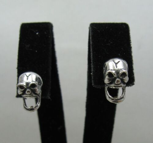 Silver earrings - E000443